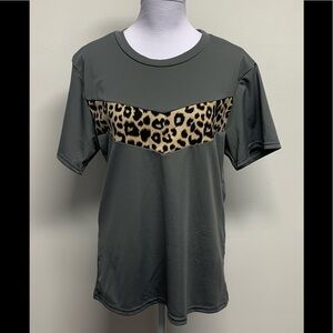Boohoo | Womens Size S-M | Gray/Animal Print Accent Round Neck Shirt Top
